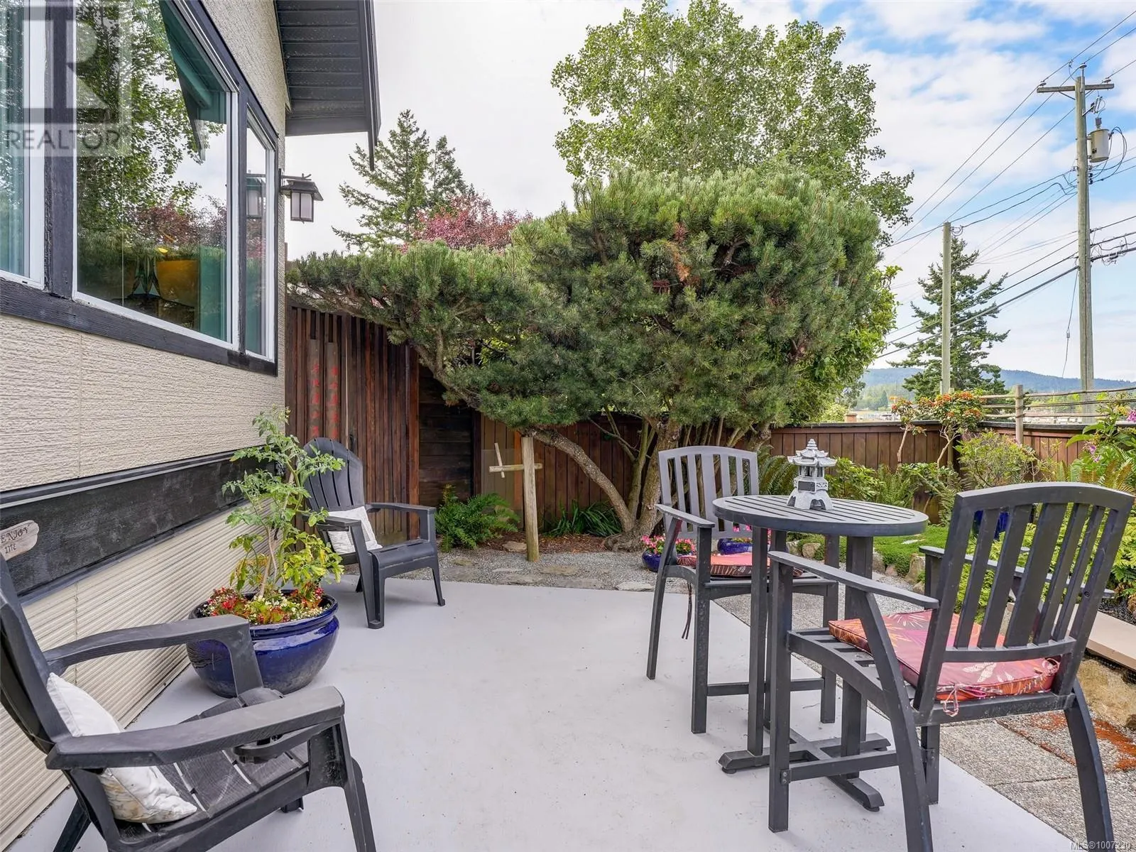 10189 West Saanich Rd