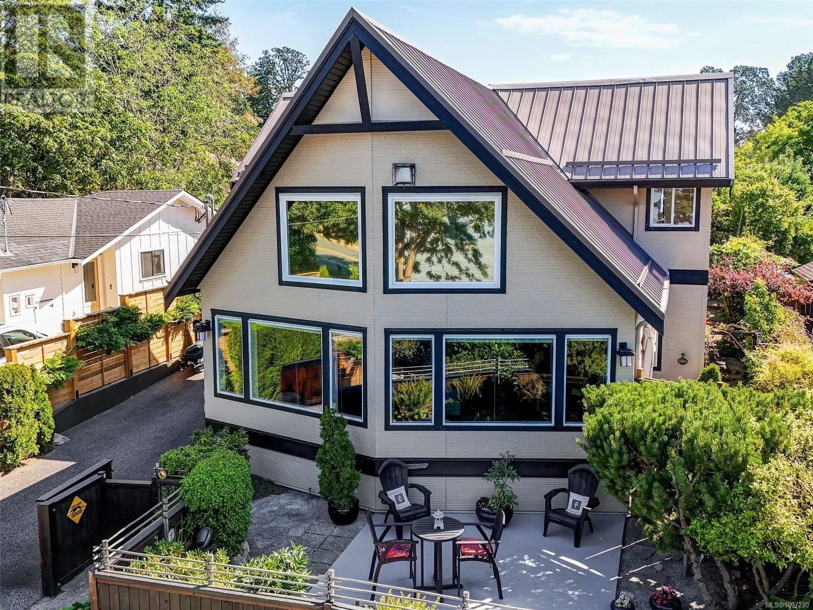 10189 West Saanich Rd