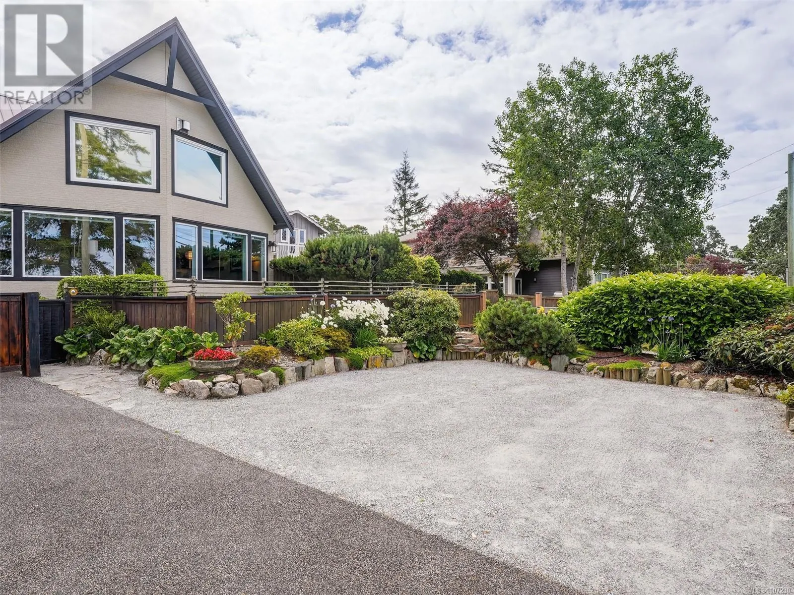 10189 West Saanich Rd