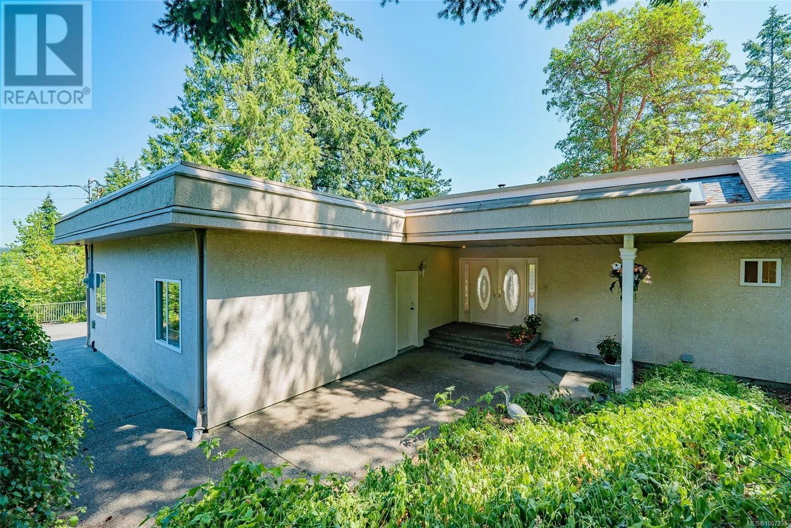 5030 Limberis Dr