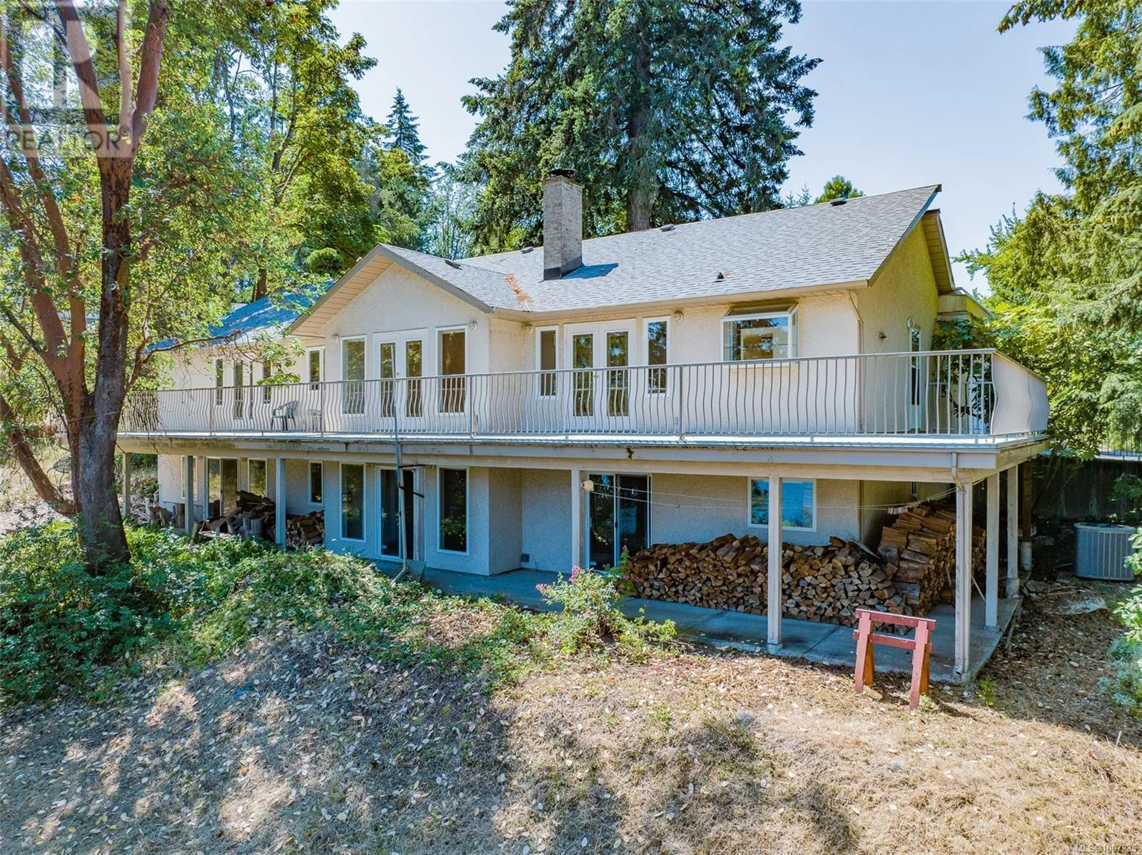 5030 Limberis Dr