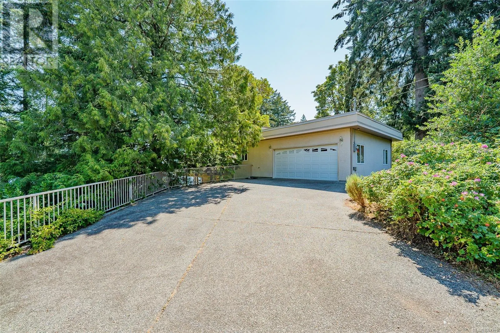 5030 Limberis Dr