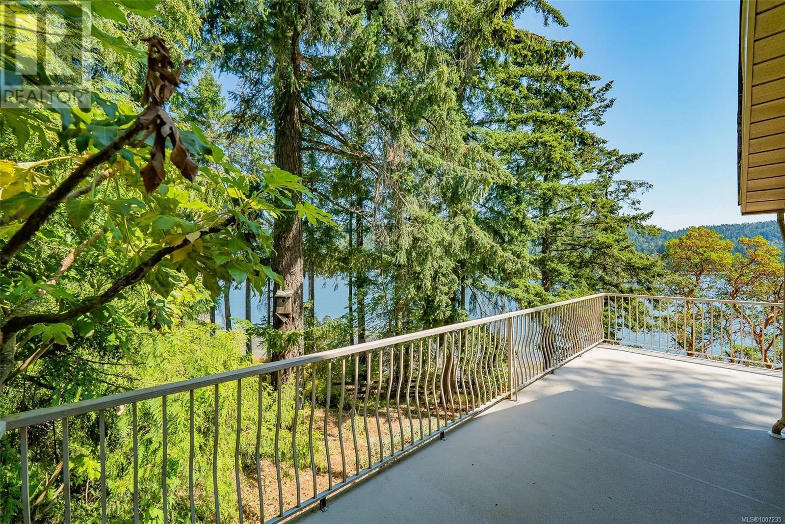 5030 Limberis Dr