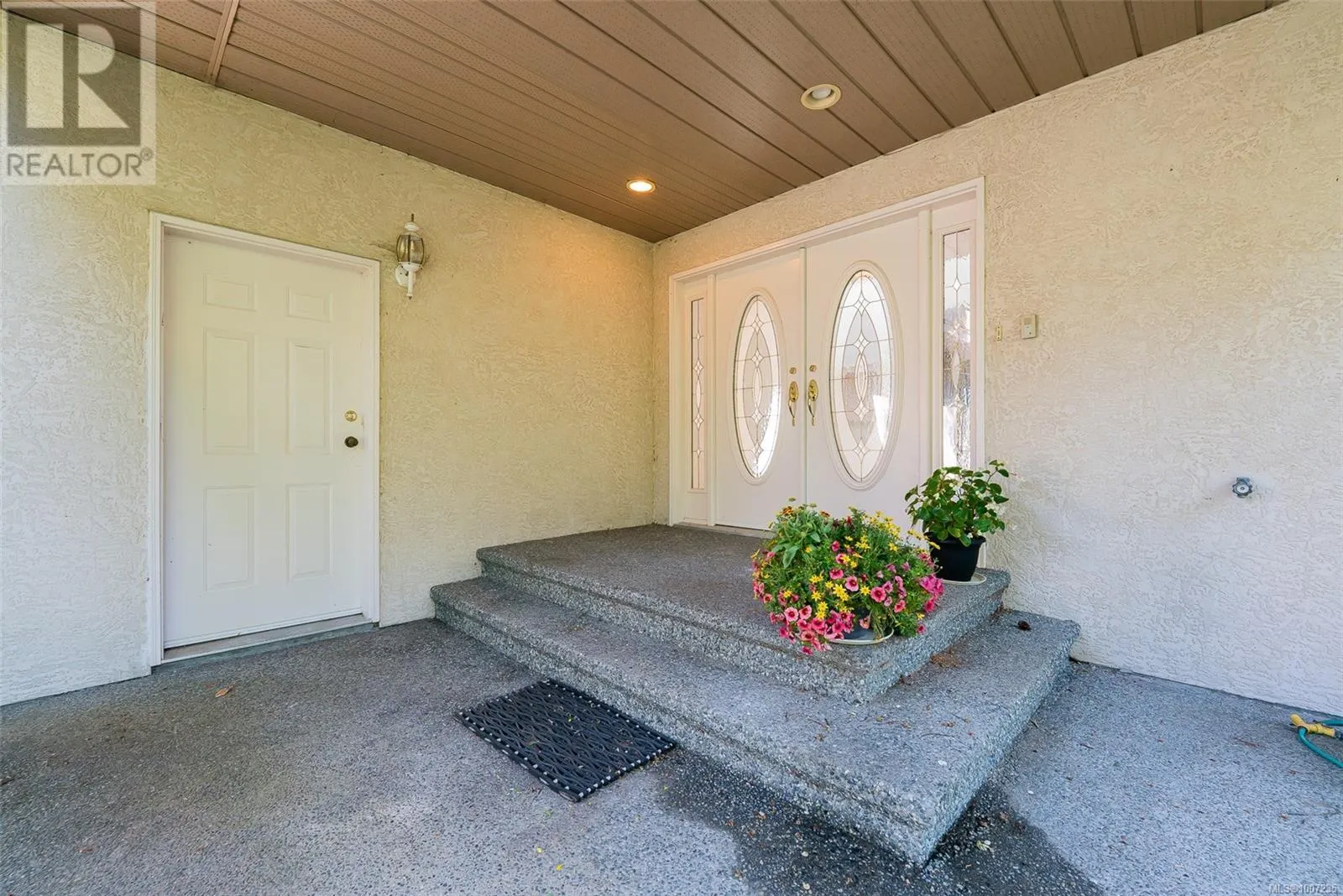 5030 Limberis Dr