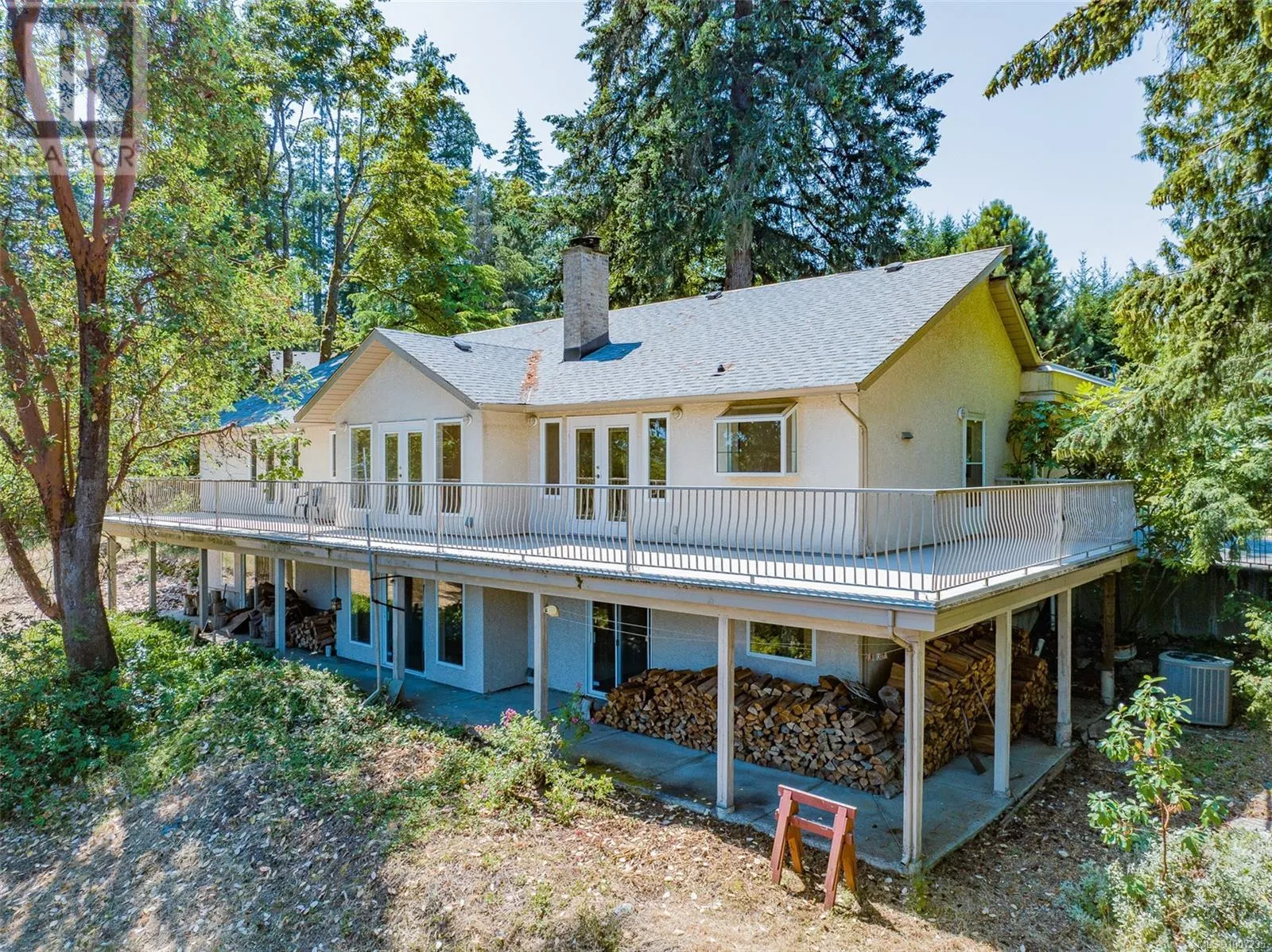 5030 Limberis Dr