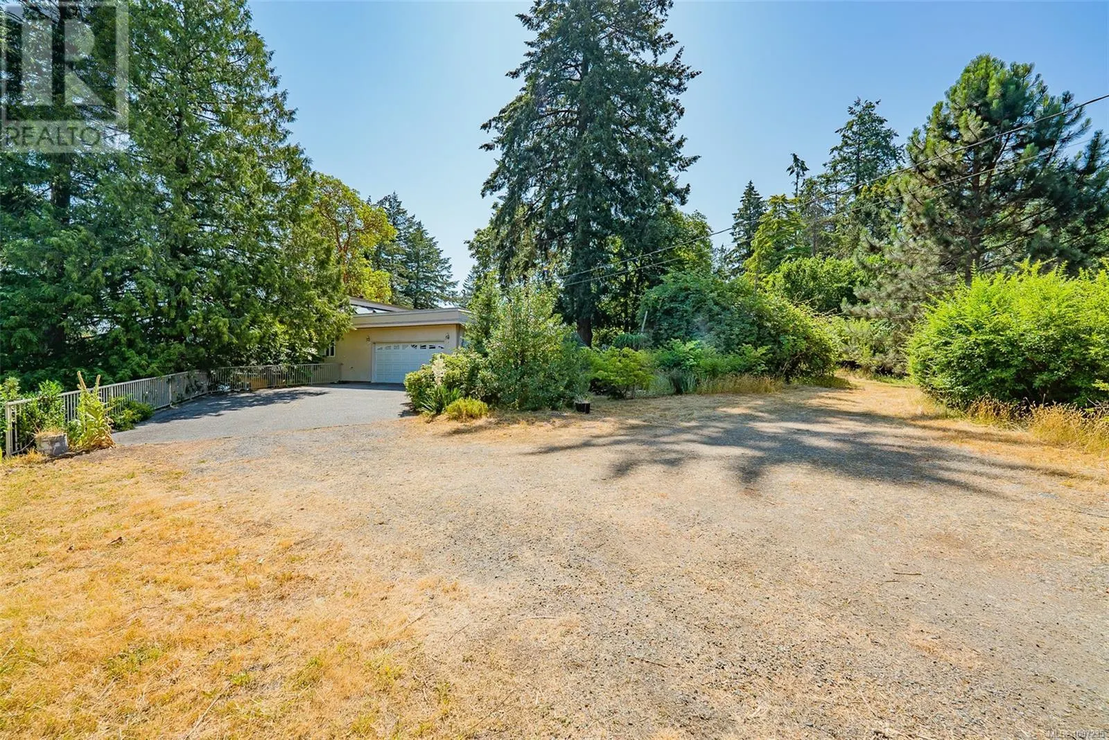 5030 Limberis Dr