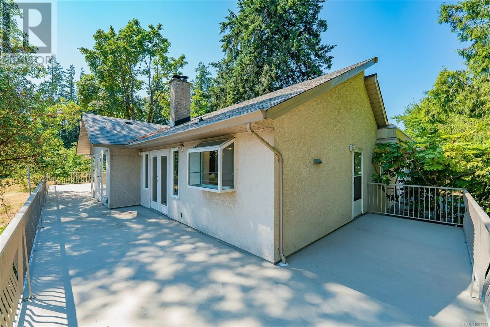 5030 Limberis Dr