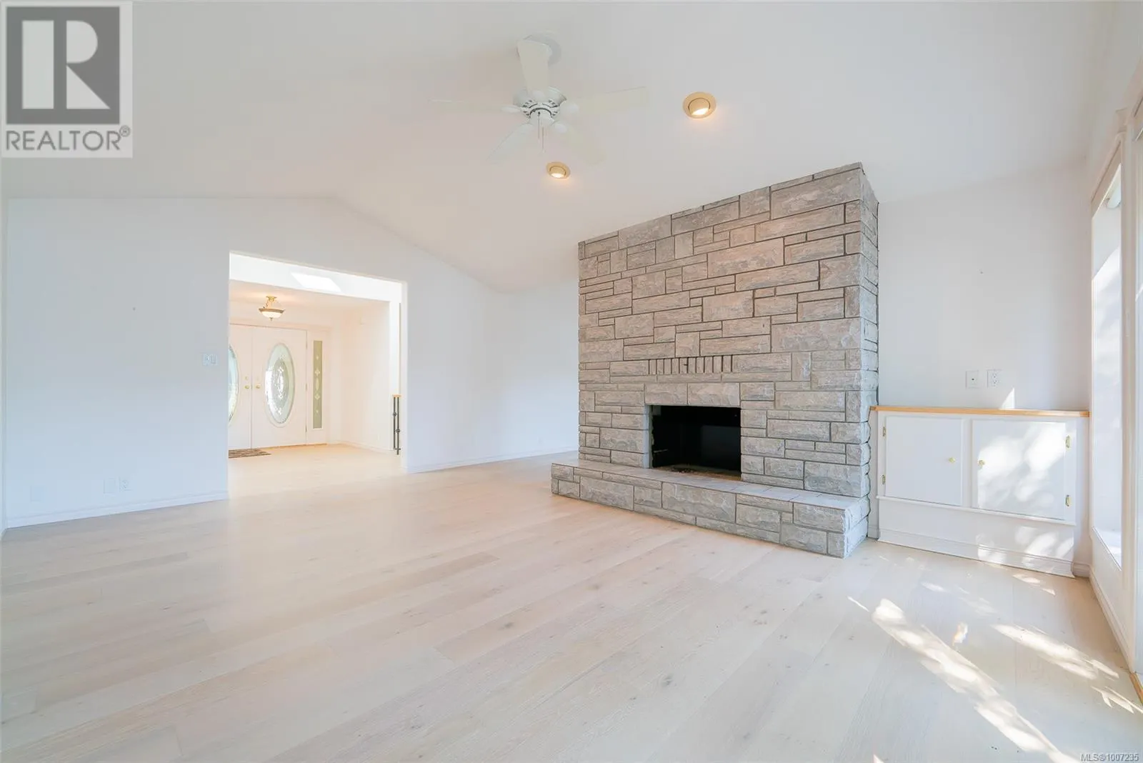 5030 Limberis Dr