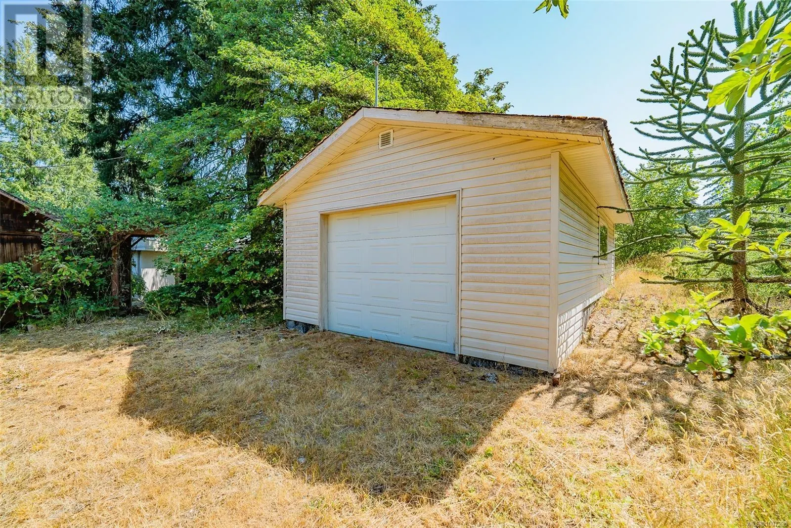 5030 Limberis Dr