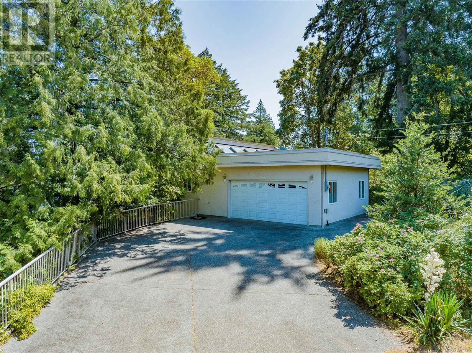 5030 Limberis Dr