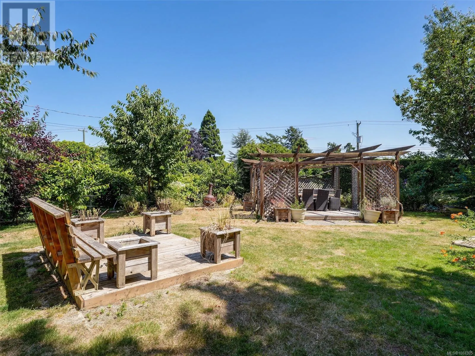 8626 Lochside Dr