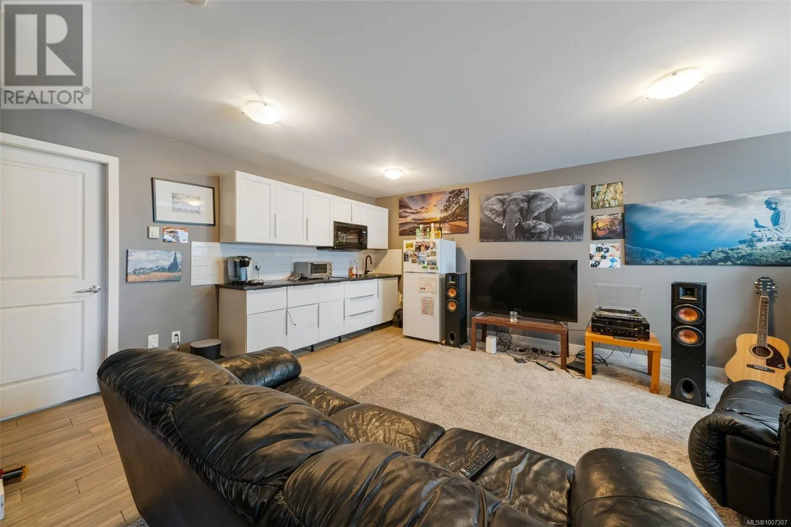 860 Brock Ave