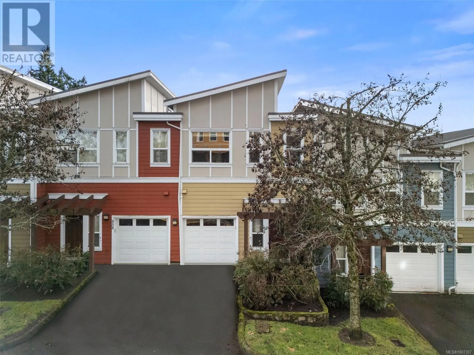 860 Brock Ave
