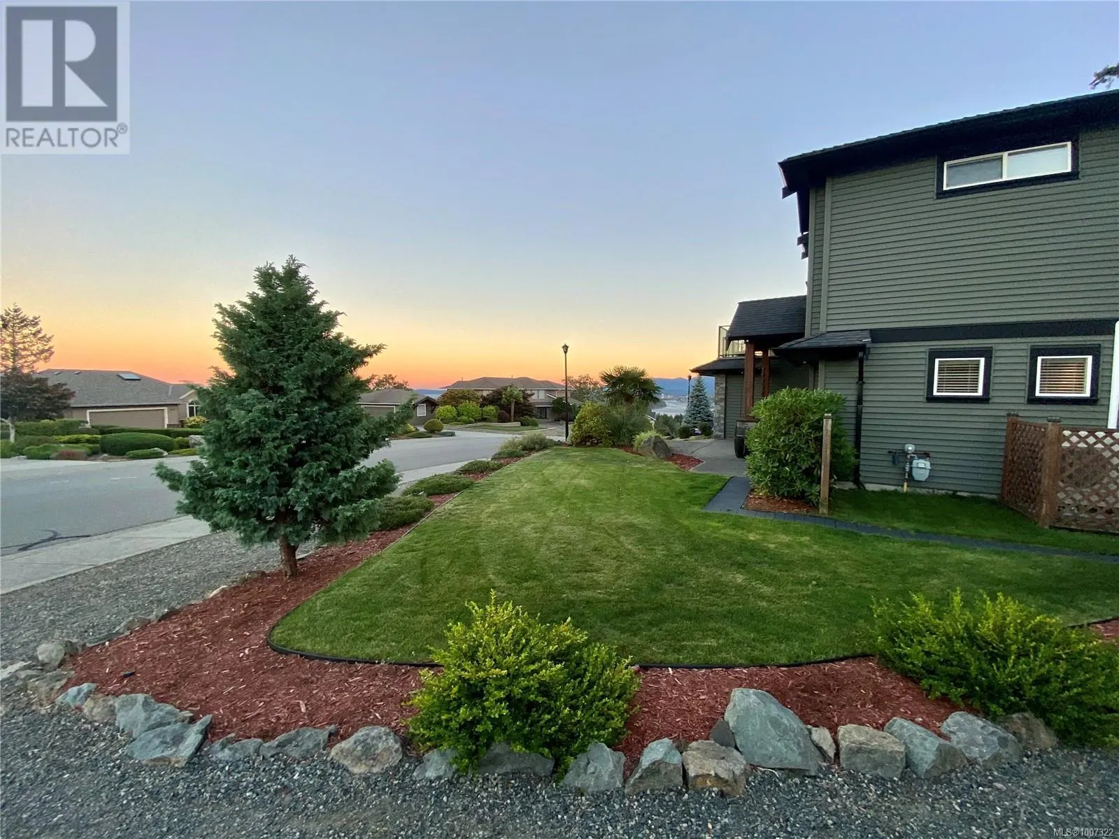 3702 Glen Oaks Dr