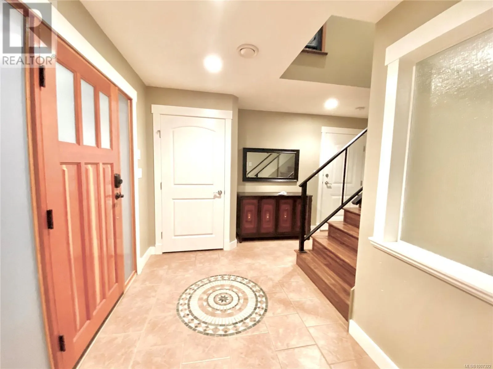 3702 Glen Oaks Dr
