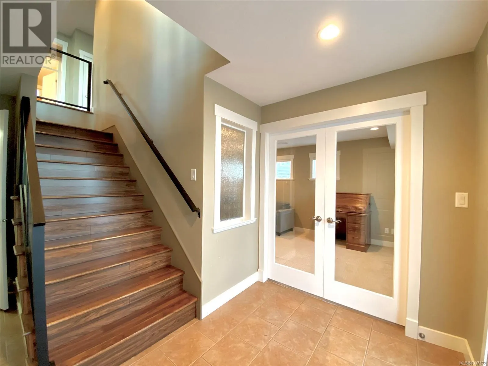 3702 Glen Oaks Dr