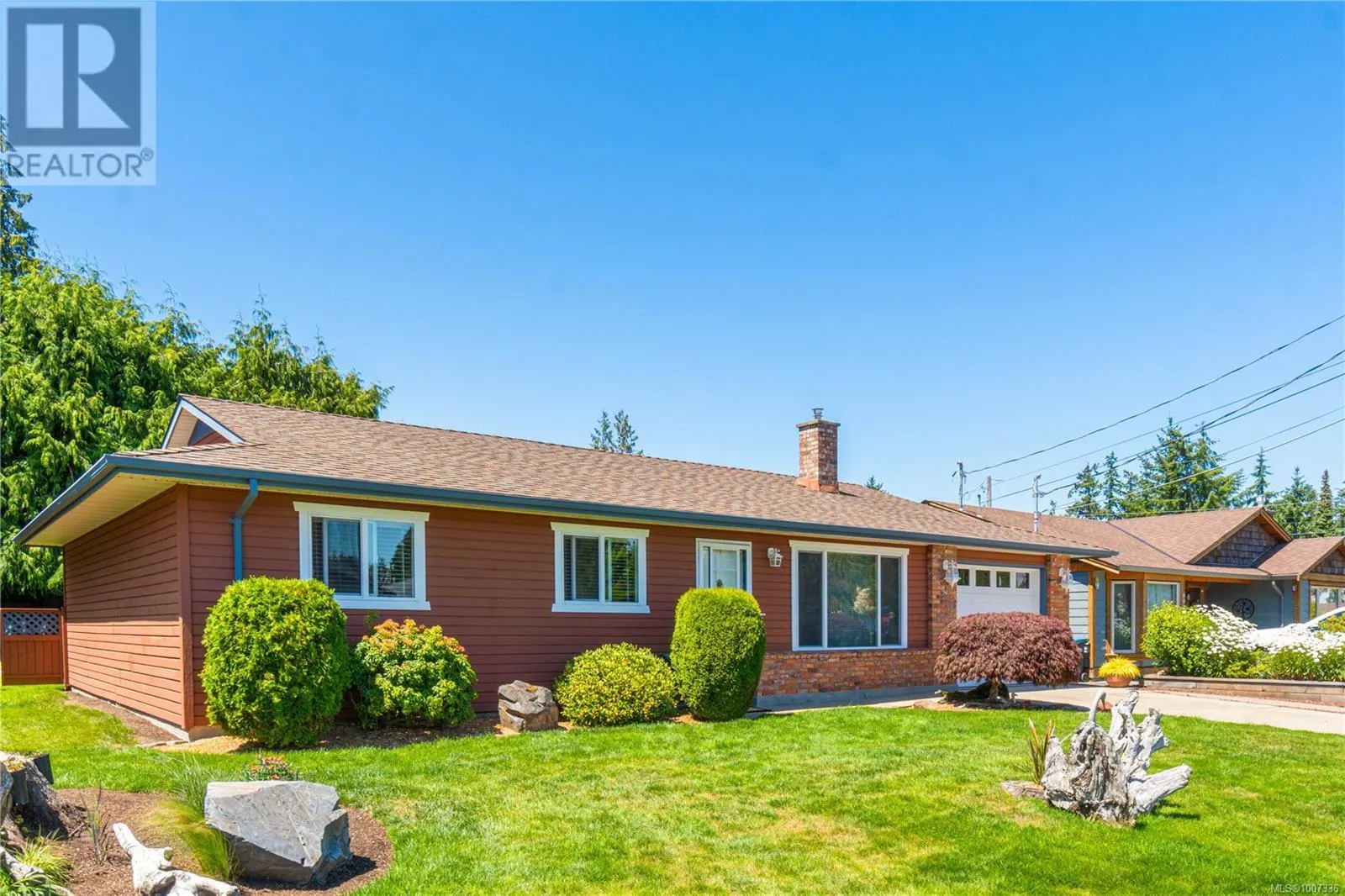 694 Wedgewood Cres