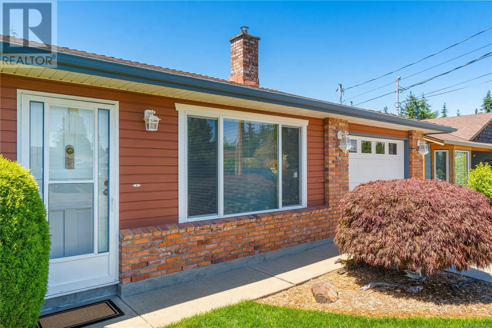 694 Wedgewood Cres