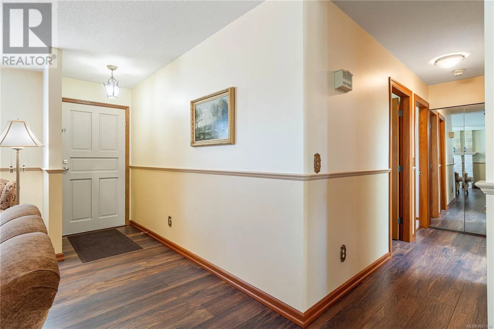 694 Wedgewood Cres