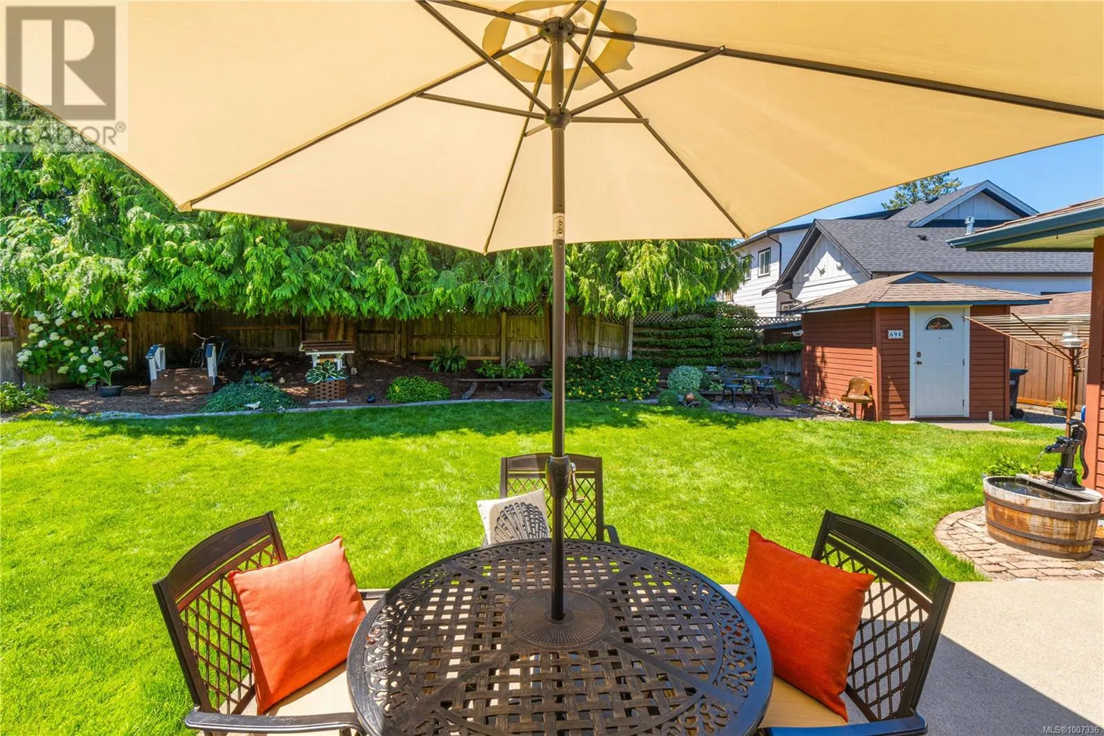 694 Wedgewood Cres