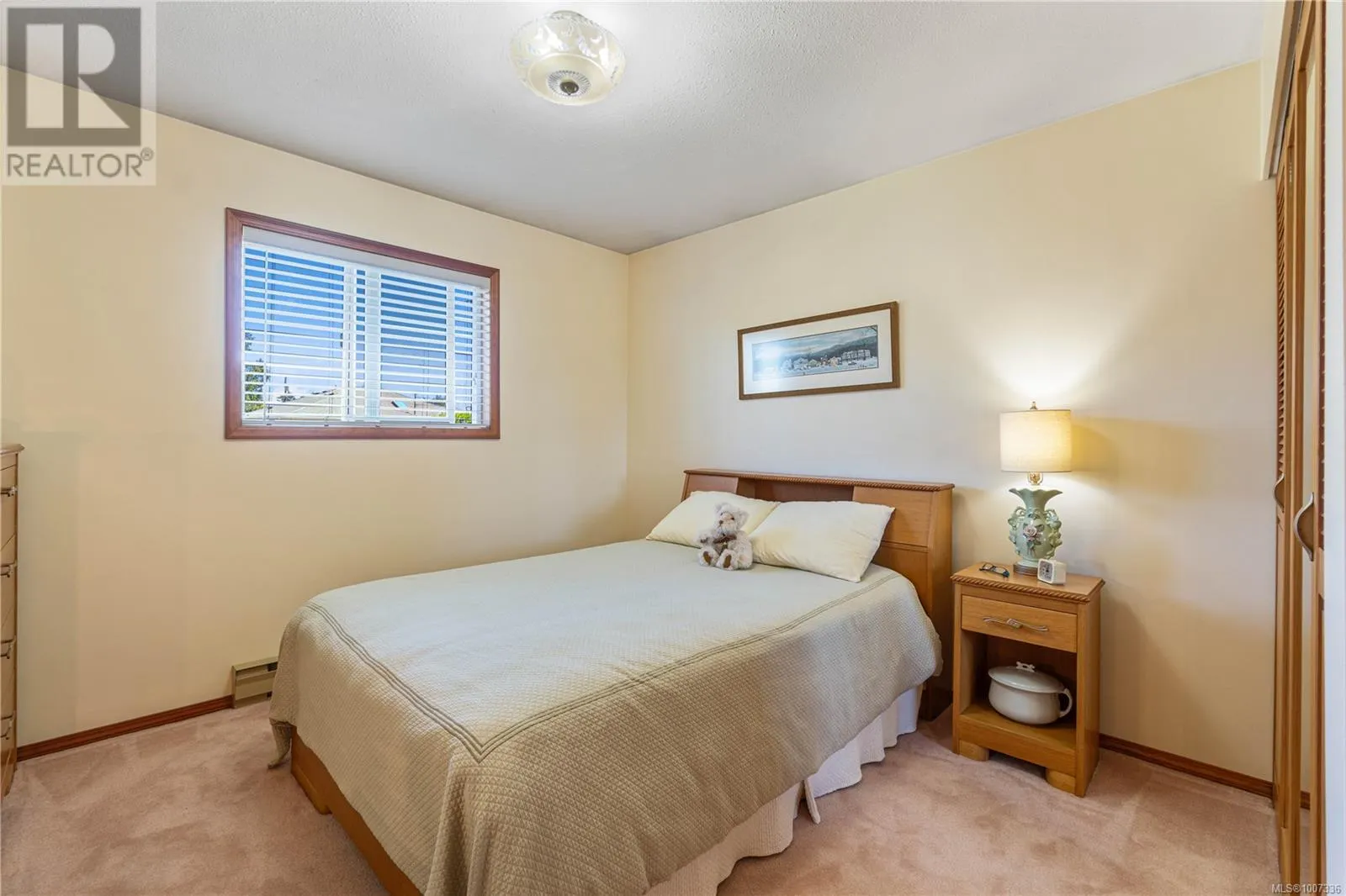 694 Wedgewood Cres