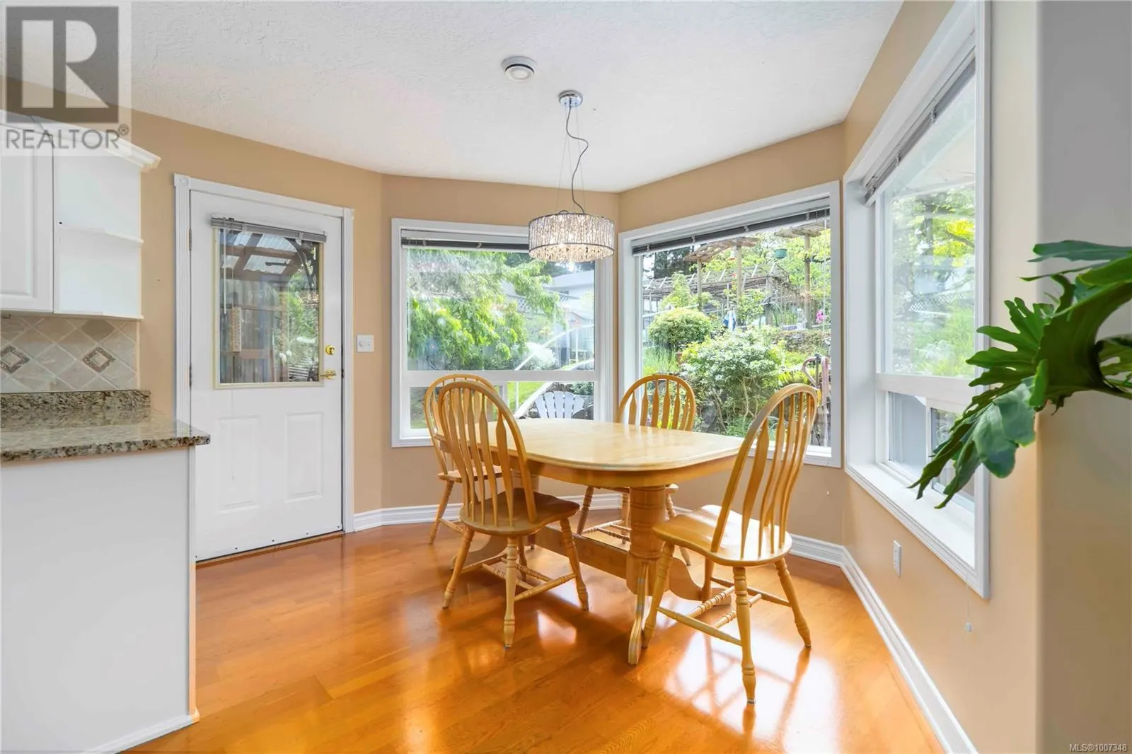 2350 Setchfield Ave