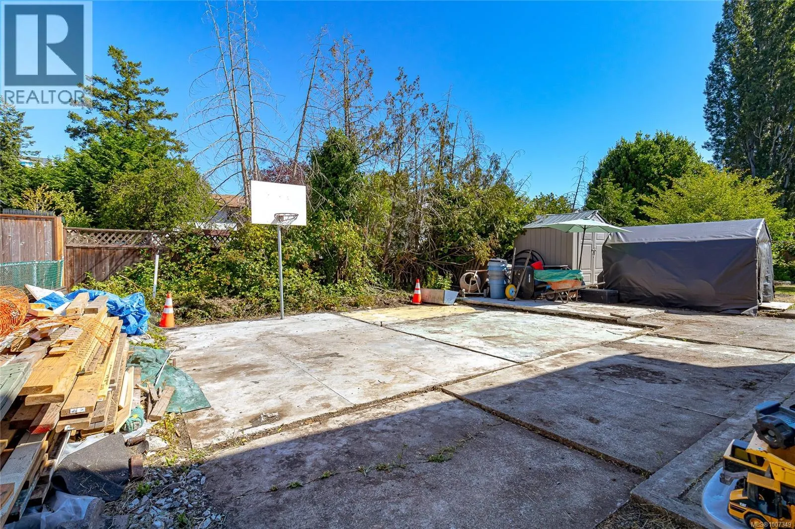 862 Canterbury Rd