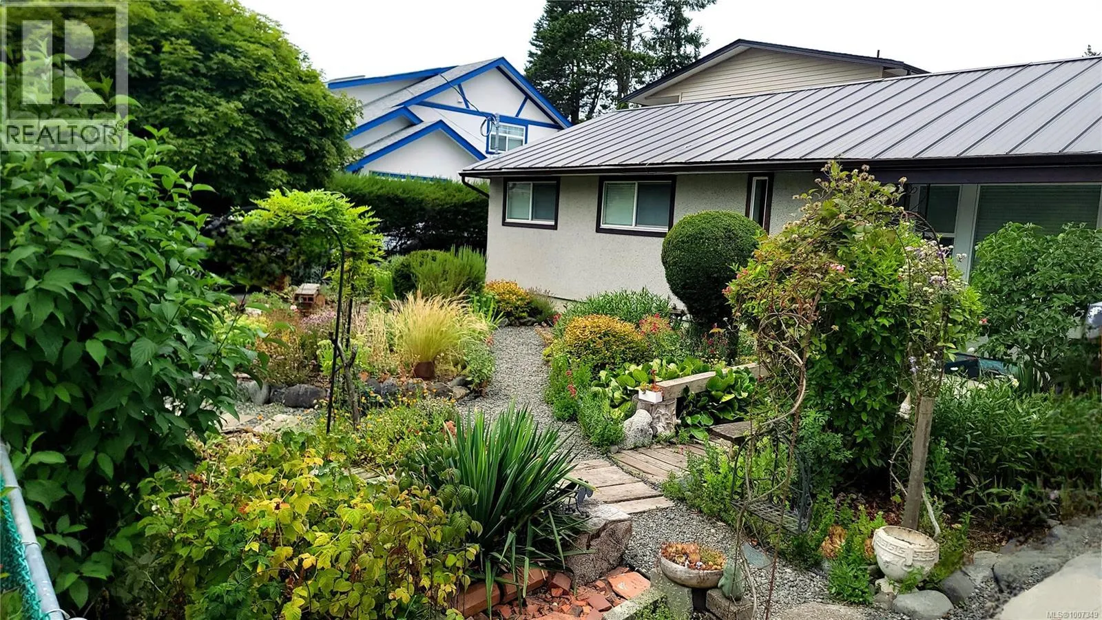 862 Canterbury Rd