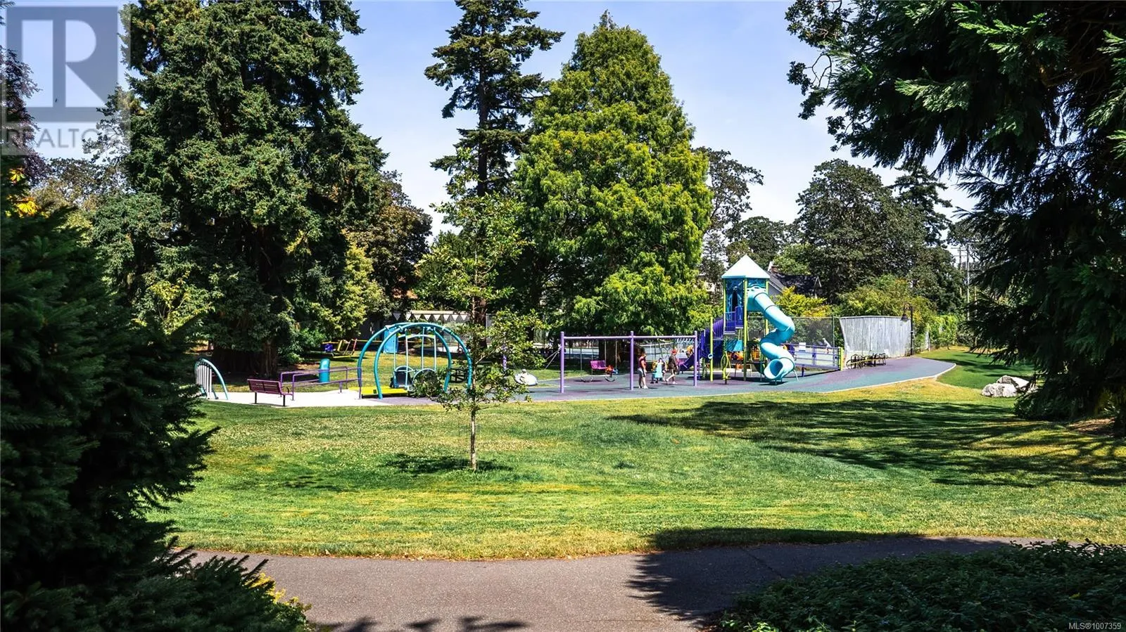 207 1419 Stadacona Ave