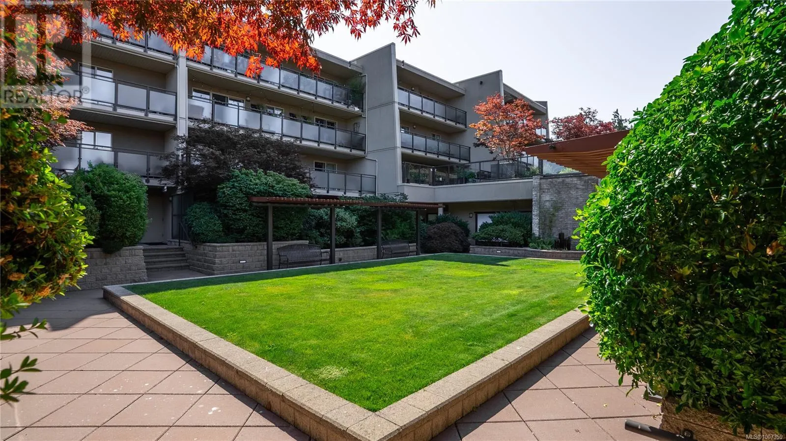 207 1419 Stadacona Ave