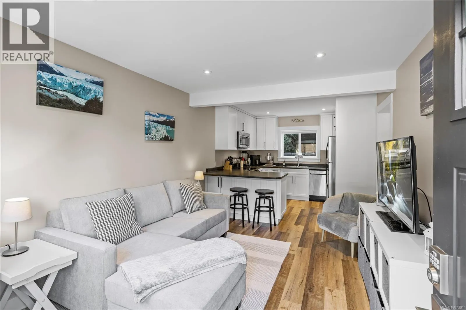 626 Tyee Cres
