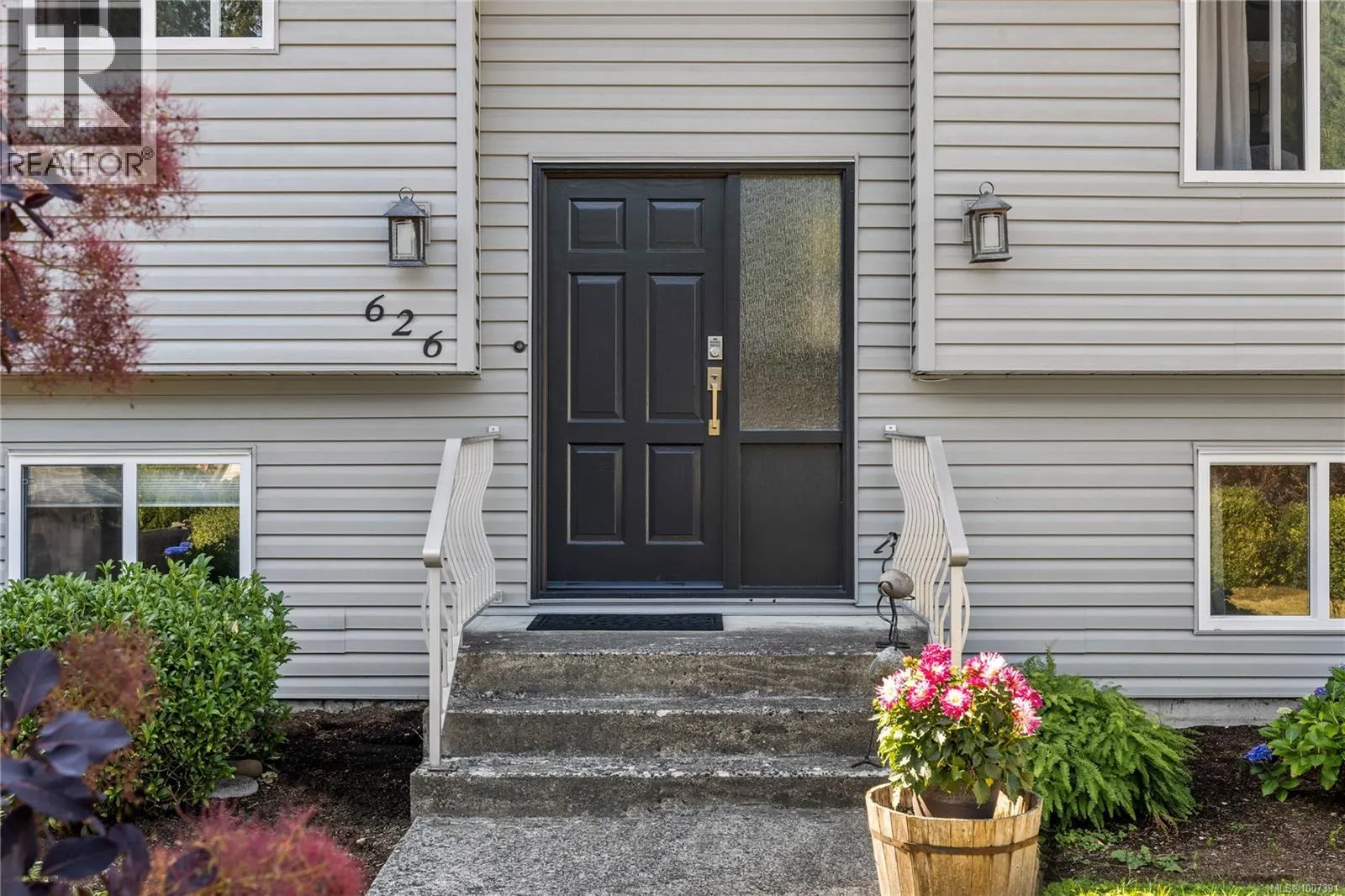 626 Tyee Cres