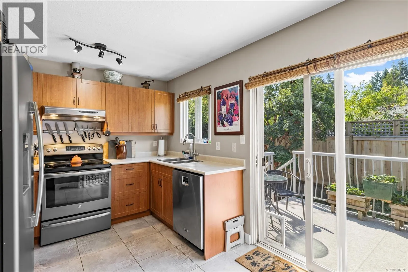 626 Tyee Cres