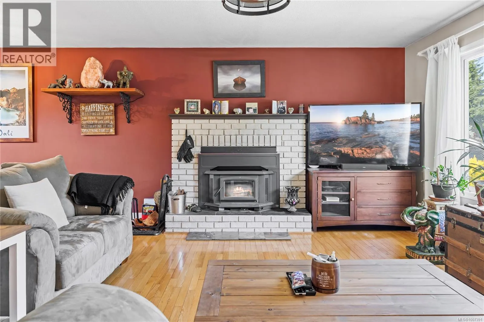 626 Tyee Cres