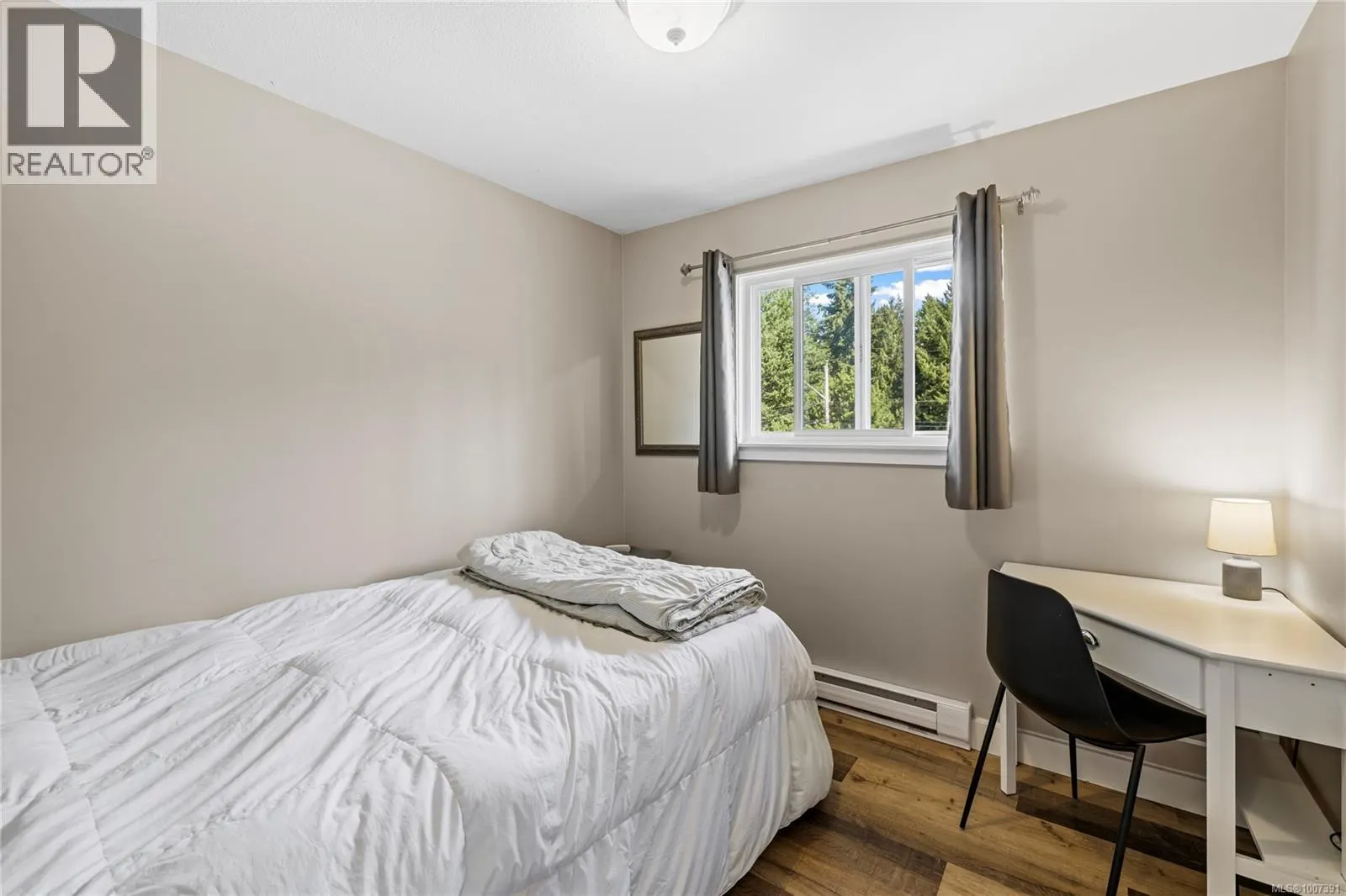 626 Tyee Cres