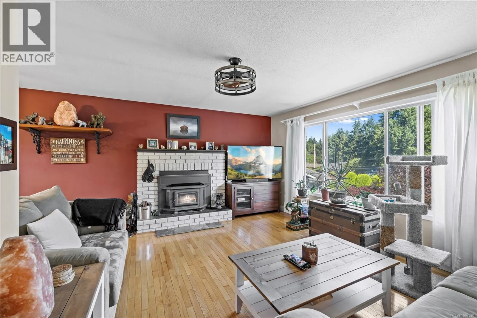 626 Tyee Cres