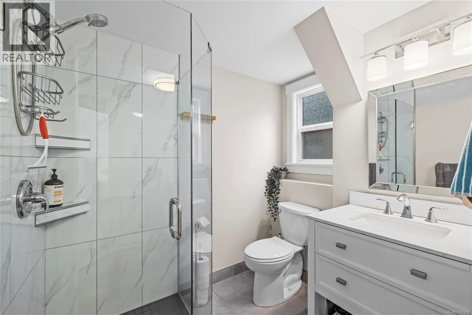 626 Tyee Cres