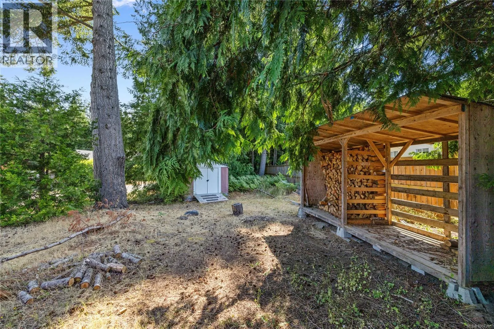 626 Tyee Cres