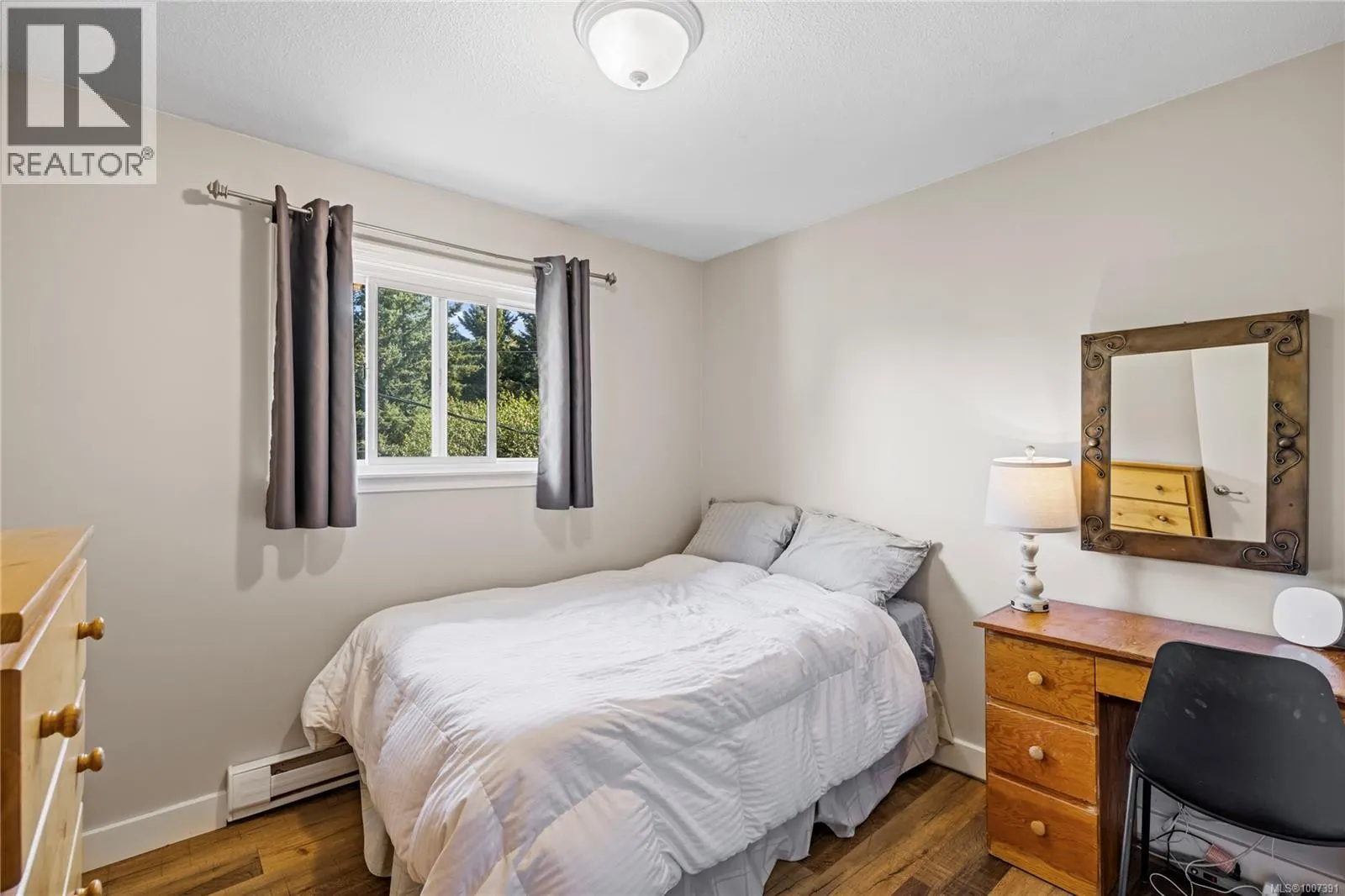 626 Tyee Cres
