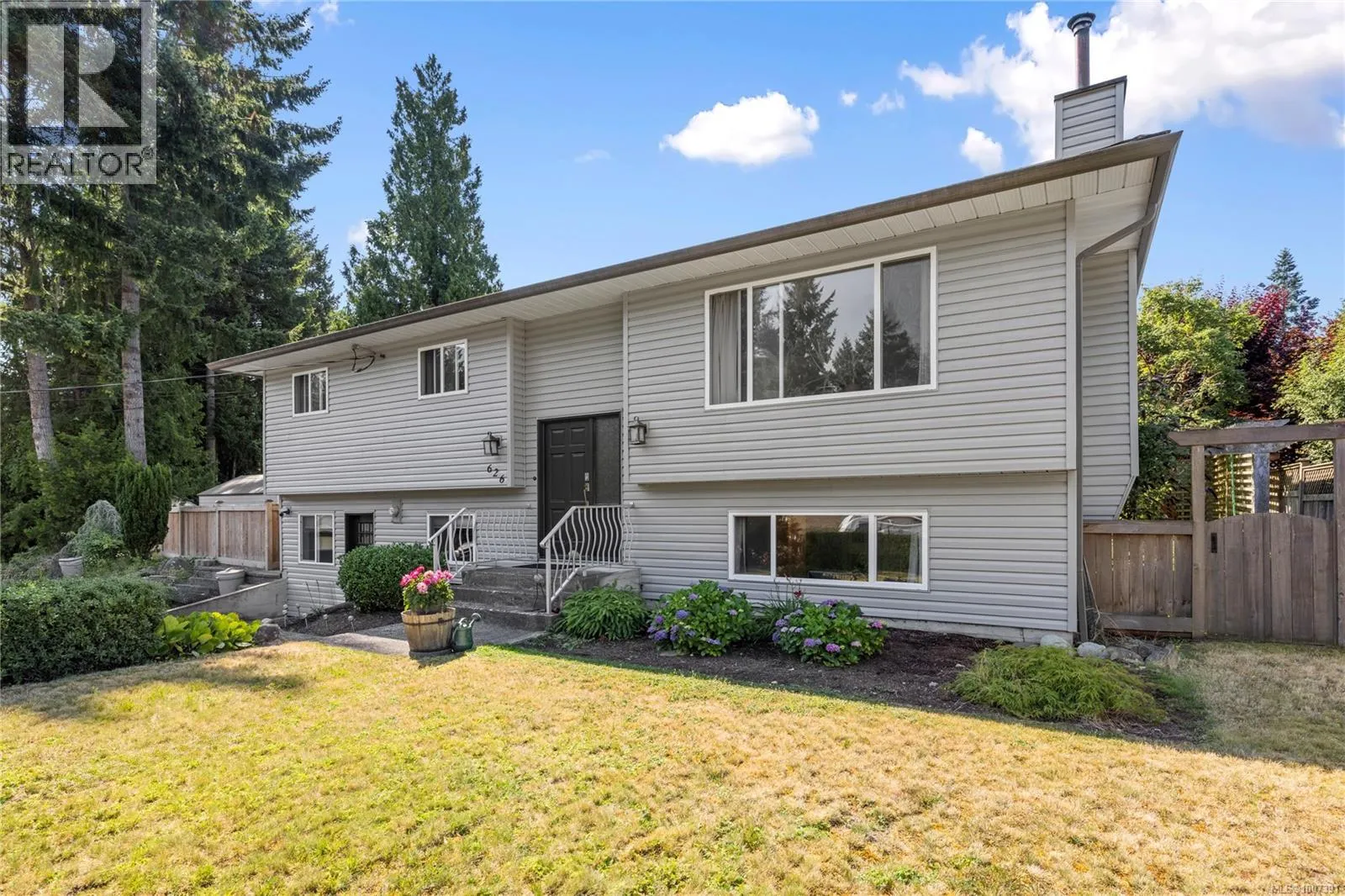 626 Tyee Cres