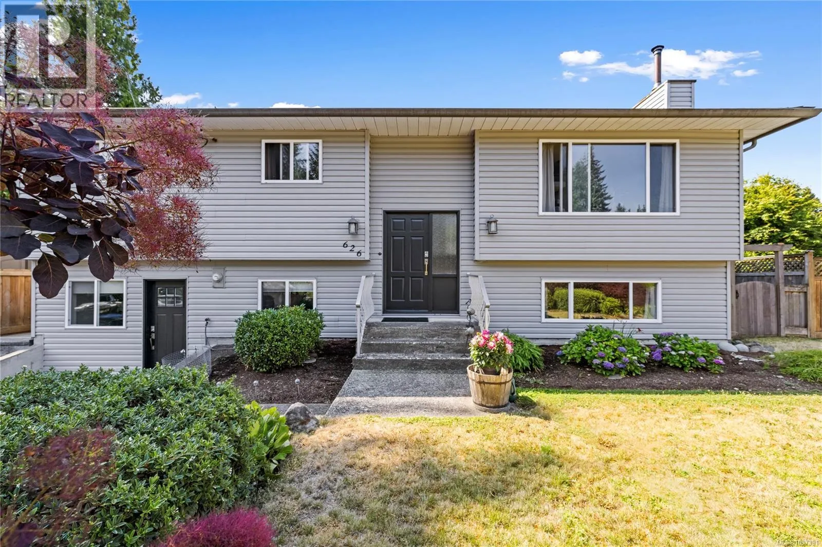 626 Tyee Cres
