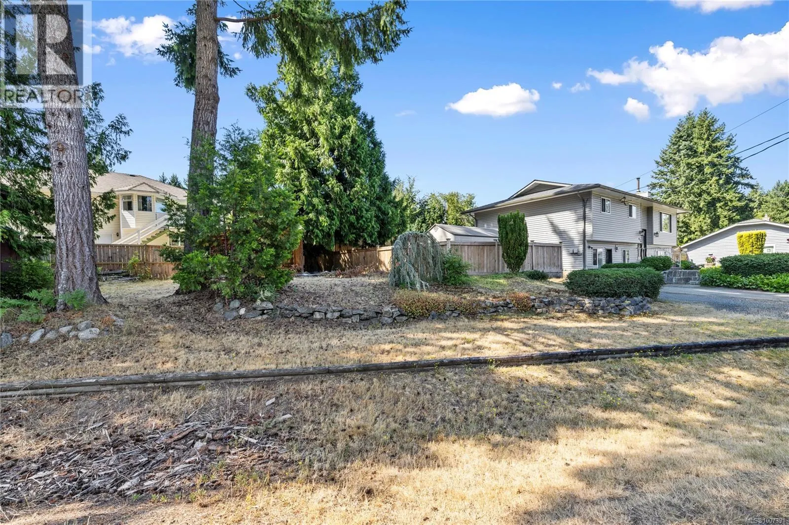 626 Tyee Cres