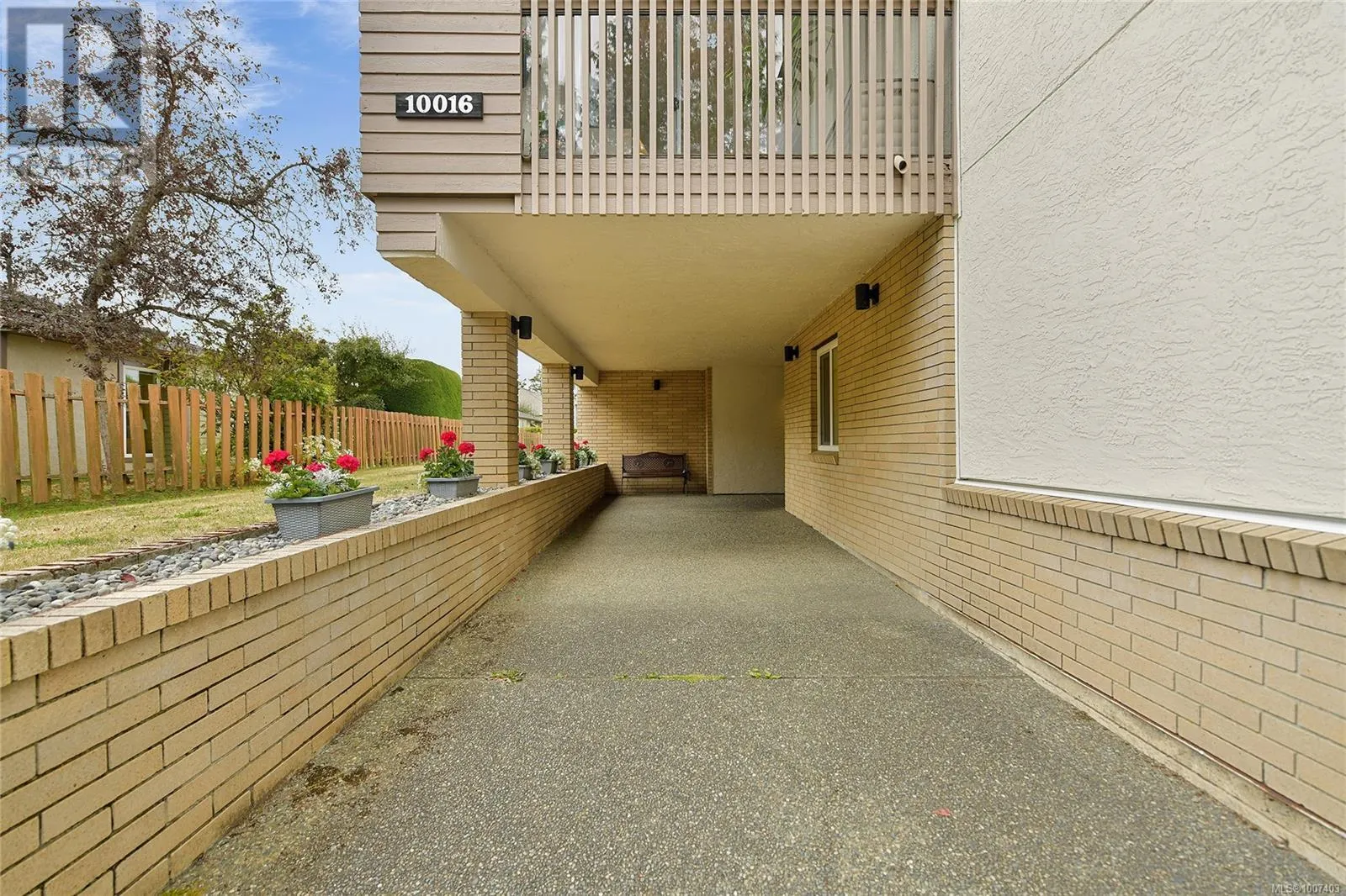 306 10016 Third St
