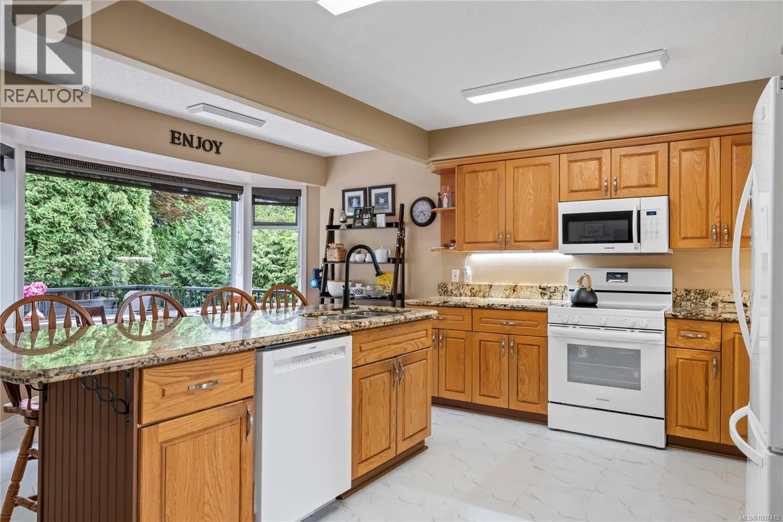1072 Roberton Blvd