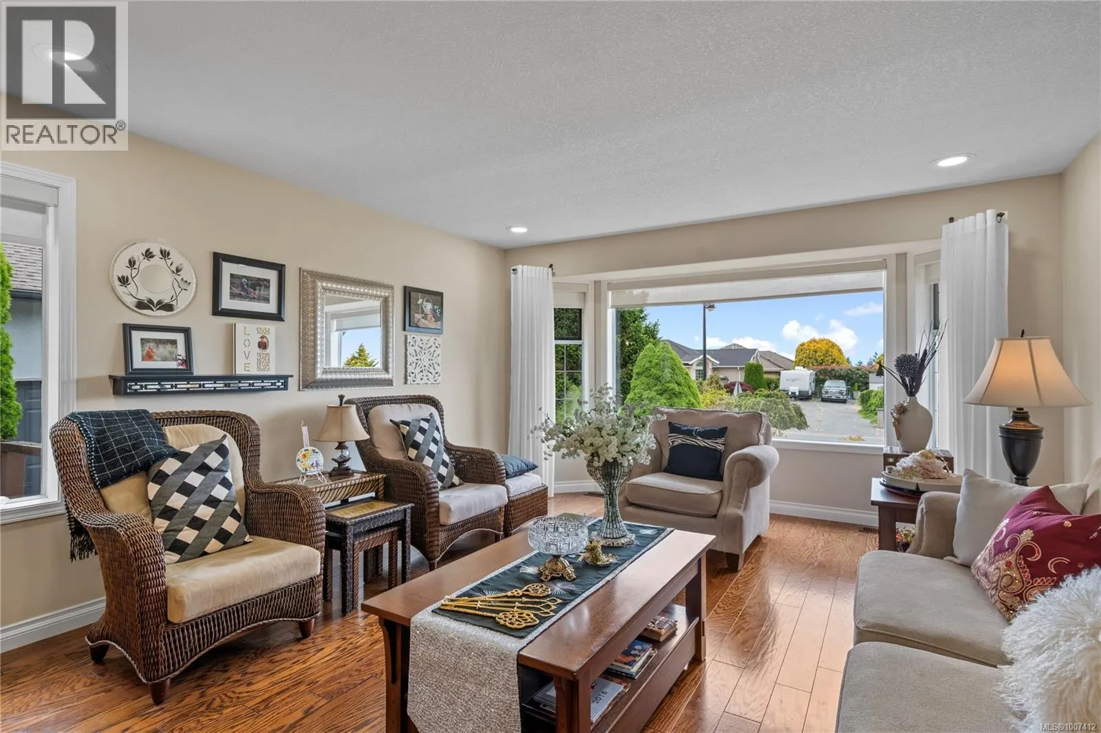 1072 Roberton Blvd