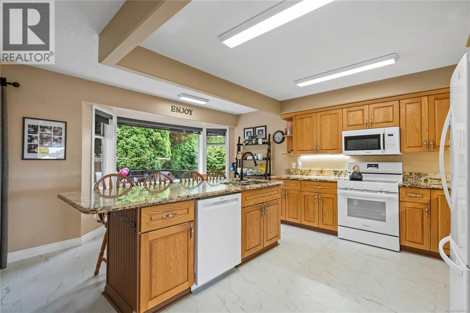 1072 Roberton Blvd