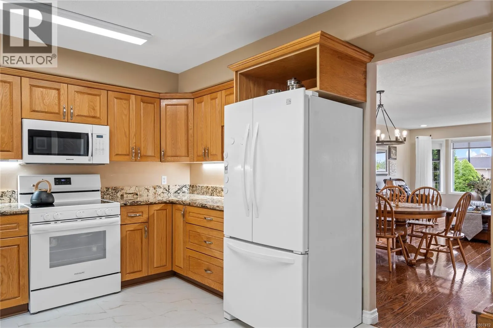 1072 Roberton Blvd
