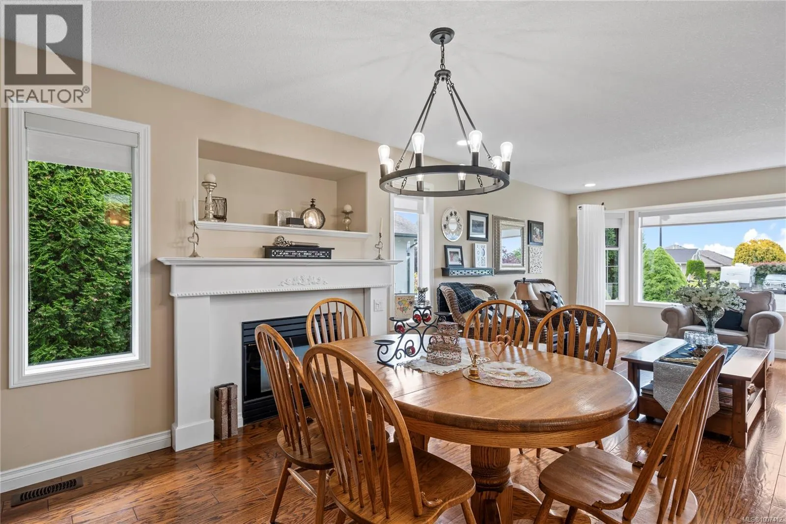 1072 Roberton Blvd