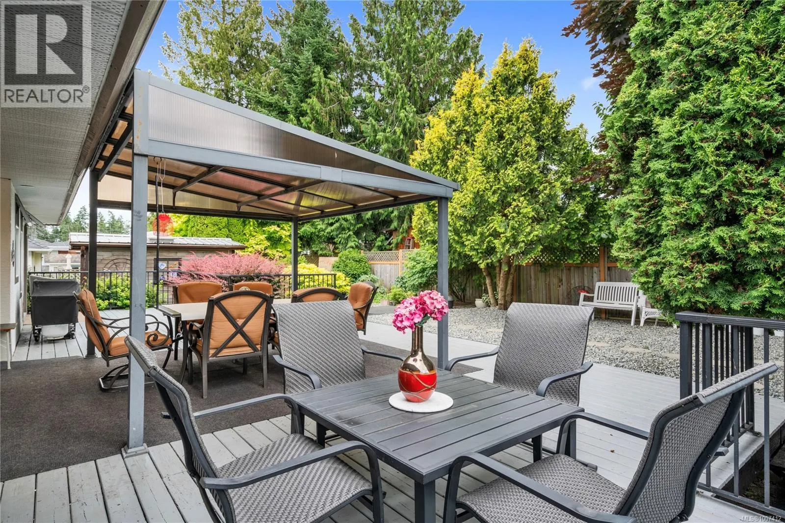 1072 Roberton Blvd