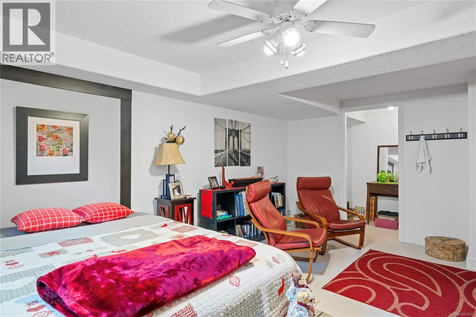 1072 Roberton Blvd